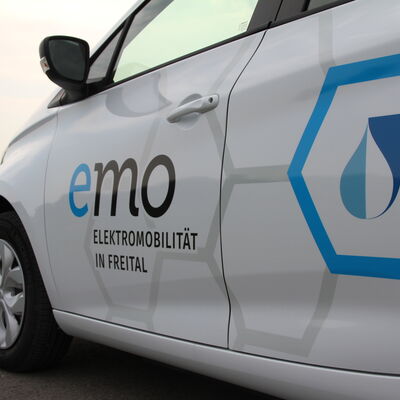 Unter der Dachmarke EMO fasst die Stadt mit den kommunalen Gesellschaften die Aktivitten zur Elektromobilitt in Freital zusammen.